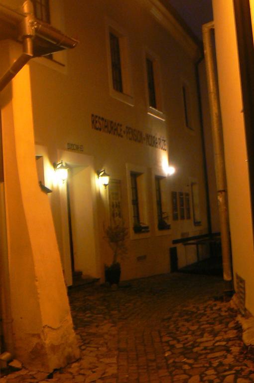 Penzion A Restaurace Modra Ruze Tabor Zewnętrze zdjęcie